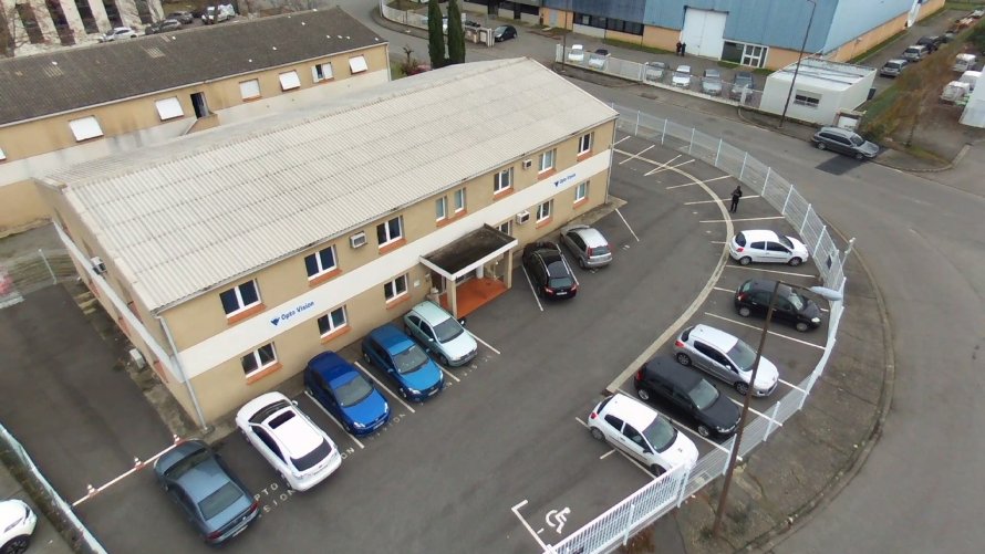 Vue aérienne de notre bâtiment de 1000m2